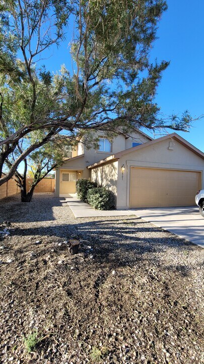 1501 Casa Florida Pl NW in Albuquerque, NM - Foto de edificio
