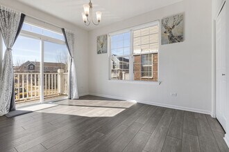 4320 Monroe Ave in Naperville, IL - Building Photo - Building Photo