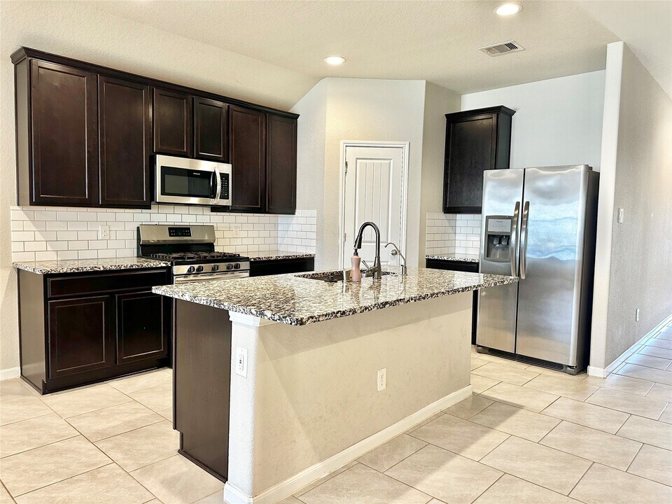 18330 Arcola Bay Ln in Richmond, TX - Building Photo