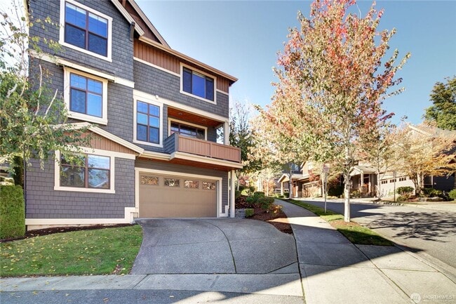 2430 NW Stoney Creek Dr in Issaquah, WA - Building Photo - Building Photo