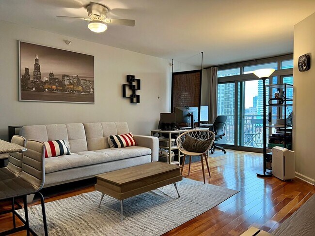 125 S Jefferson St in Chicago, IL - Building Photo - Building Photo