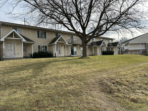 Riverstone Townhomes in Stoughton, WI - Building Photo - Building Photo