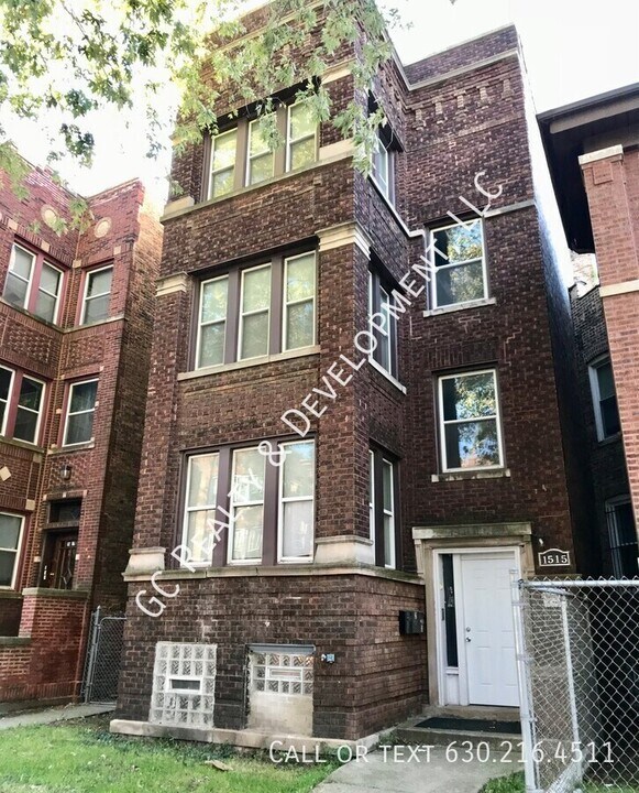 1515 E 67th Pl in Chicago, IL - Building Photo