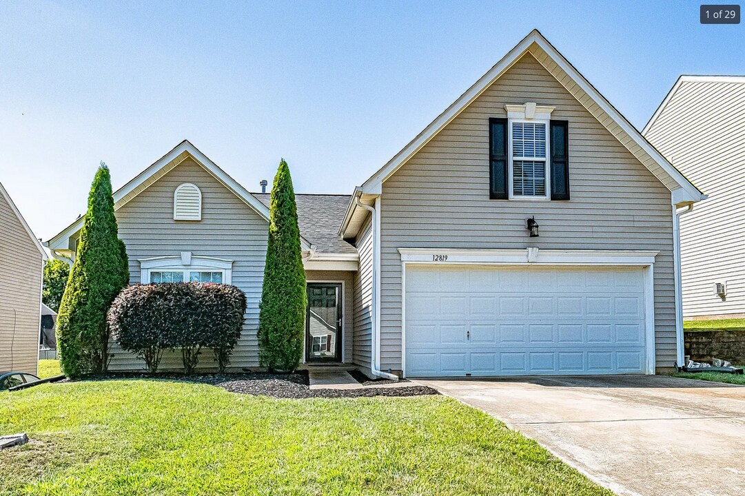 12819 Slade Castle Ct in Charlotte, NC - Building Photo