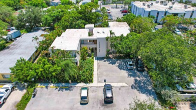 100 SE 21 St in Fort Lauderdale, FL - Building Photo - Building Photo