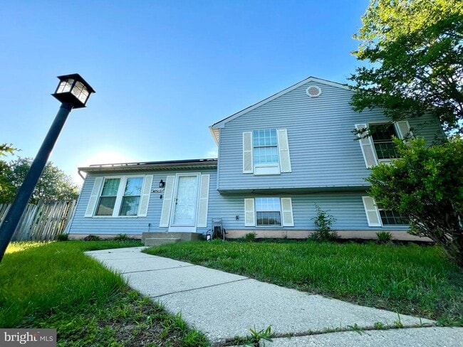property at 2015 Mapleleaf Pl