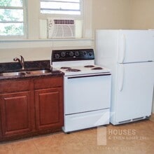 16 W Stone Ave in Greenville, SC - Building Photo - Building Photo