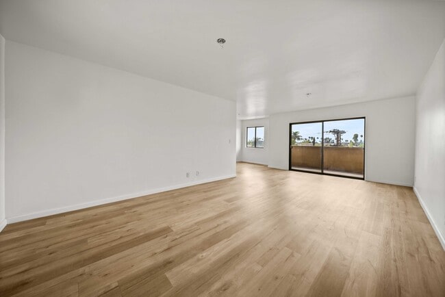 600 West Stocker Street, Unit 312