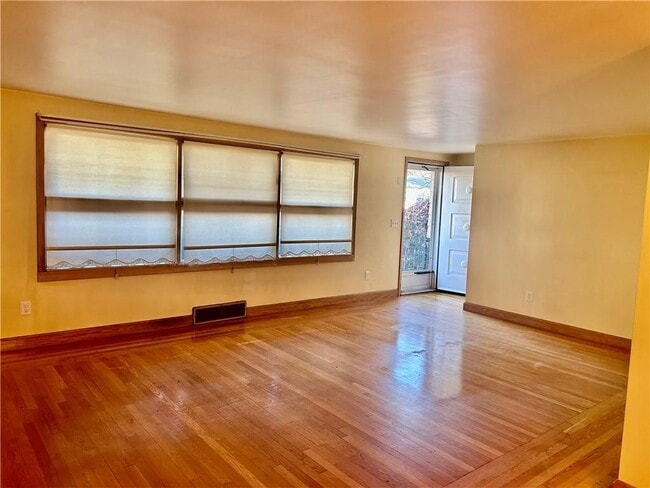 45 Wildwood Dr in Cranston, RI - Building Photo - Building Photo
