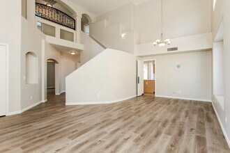 3918 Escuda Dr in Glendale, AZ - Foto de edificio - Building Photo