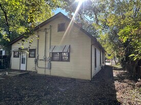 218 Holmes St, Unit 218 B in Frankfort, KY - Building Photo