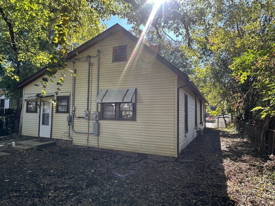 218 Holmes St, Unit 218 B in Frankfort, KY - Building Photo