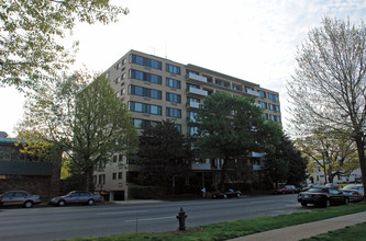 Crestview Apartments in Washington, DC - Building Photo - Building Photo