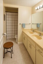 4218 Inverrary Blvd in Lauderhill, FL - Building Photo - Building Photo