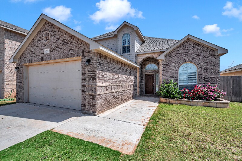8330 E County Rd 114 in Midland, TX - Building Photo