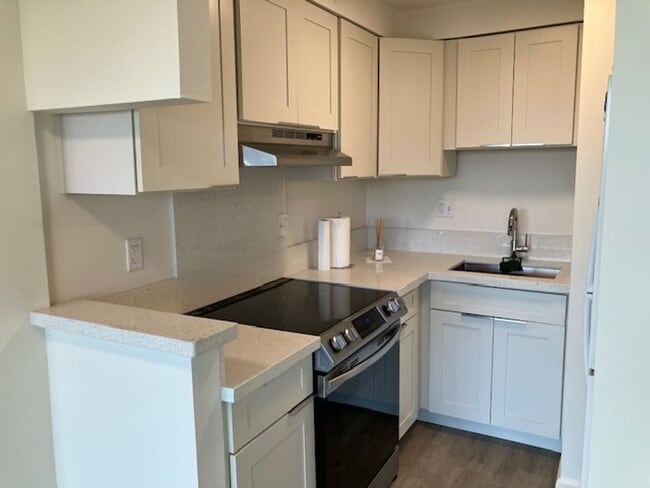 2916 Date St, Unit Condo in Honolulu, HI - Building Photo - Building Photo