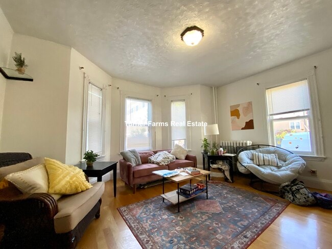 205 Hillside St, Unit 1