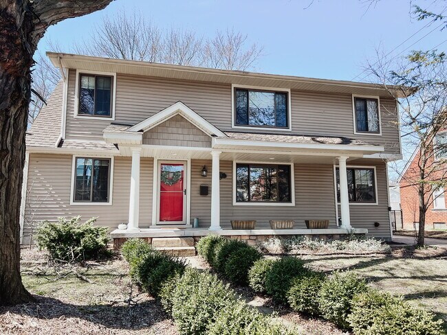 property at 1711 N Pleasant St