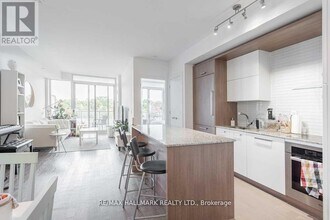 3018 Yonge St in Toronto, ON - Building Photo - Building Photo