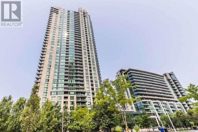 215 Fort York Blvd in Toronto, ON - Building Photo - Building Photo