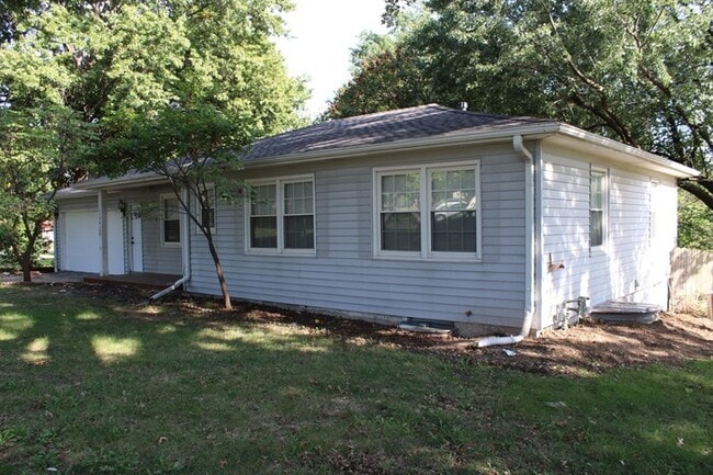 11301 E 47th St in Kansas City, MO - Building Photo - Building Photo