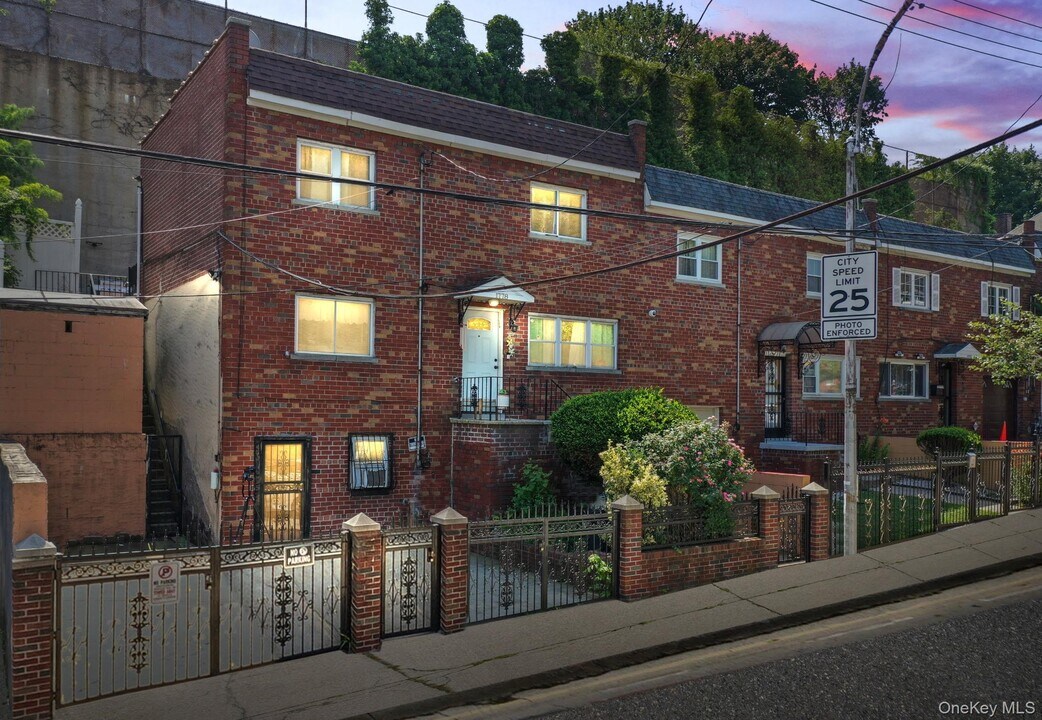 1778 Undercliff Ave in Bronx, NY - Building Photo