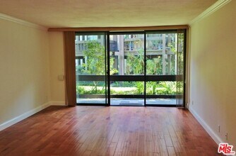 7765 W 91st St in Los Angeles, CA - Building Photo - Building Photo