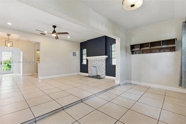 500 NW 47th St in Miami, FL - Building Photo - Building Photo