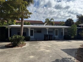 215 Park Blvd S in Venice, FL - Building Photo