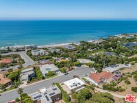 11422 Tongareva St in Malibu, CA - Building Photo - Building Photo