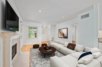 13964 Peach Grove St in Sherman Oaks, CA - Foto de edificio - Building Photo