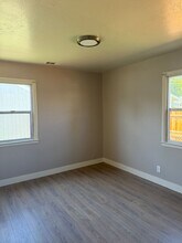 2324 Edison Ave in Sacramento, CA - Building Photo - Building Photo