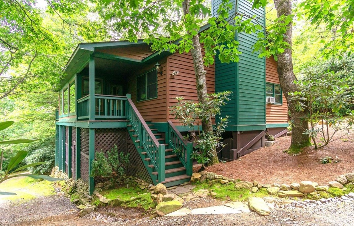 149 High Rock Acrs Dr in Black Mountain, NC - Building Photo