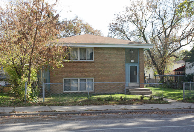 2726 Emerson Ave N in Minneapolis, MN - Building Photo - Building Photo