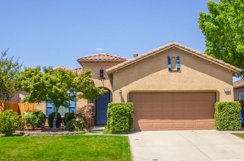 9425 Loire Valley Way in Elk Grove, CA - Building Photo
