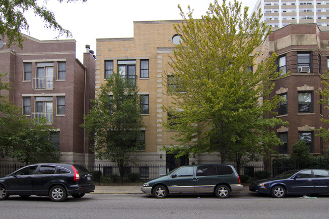 905 W Lawrence Ave in Chicago, IL - Building Photo - Building Photo