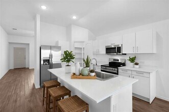 108 Still Gln Dr in Terrell, TX - Building Photo - Building Photo