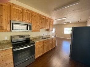 1045 Canyon St in Hildale, UT - Building Photo - Building Photo
