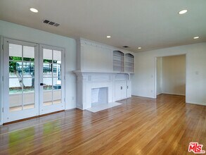 7101 W 85th St in Los Angeles, CA - Building Photo - Building Photo