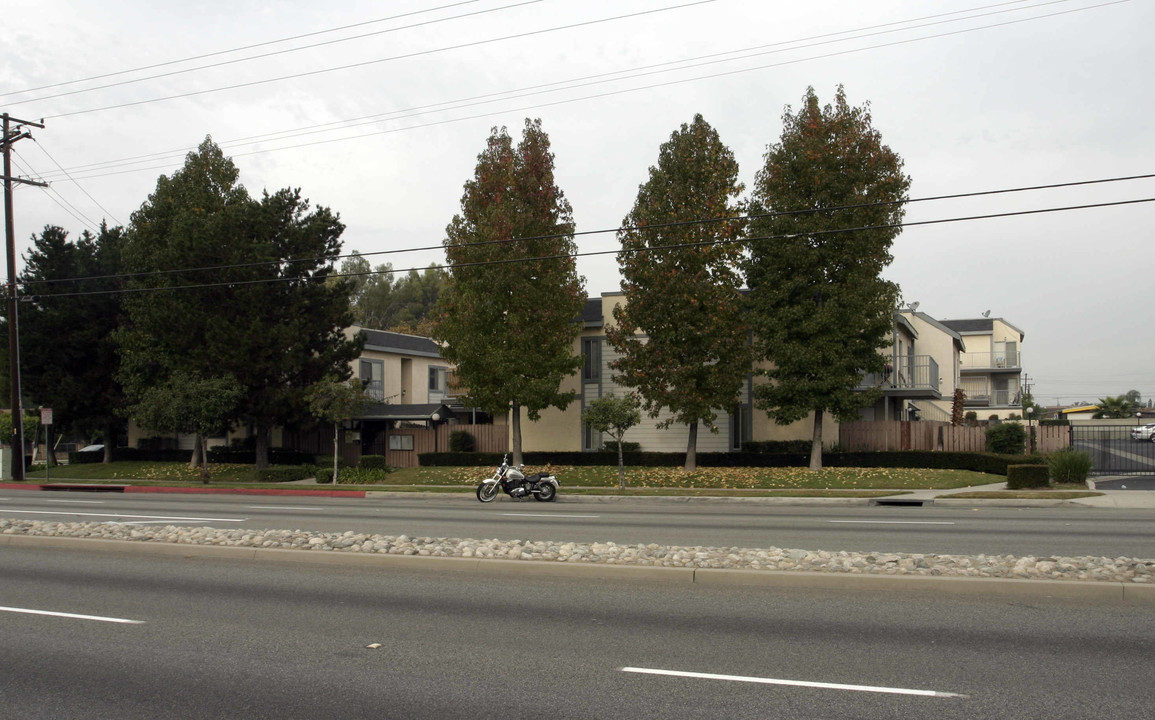 3425 Baldwin Park Blvd in Baldwin Park, CA - Foto de edificio