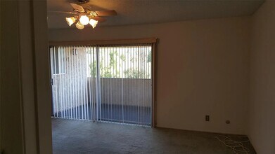 20038 Ave Of The Oaks in Santa Clarita, CA - Building Photo - Building Photo