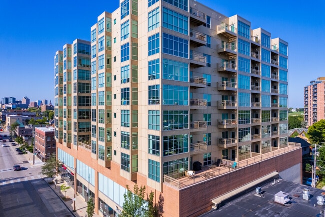 The Sterling in Milwaukee, WI - Foto de edificio - Building Photo