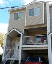 324 NE Whitman St in Pullman, WA - Building Photo