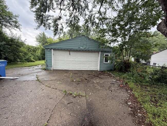 8508 Chapp Ave in Warren, MI - Building Photo - Building Photo