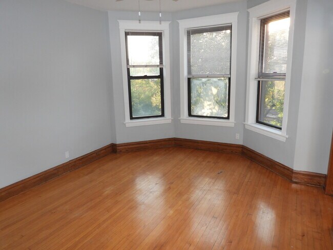 2519 S Millard Ave in Chicago, IL - Building Photo - Building Photo