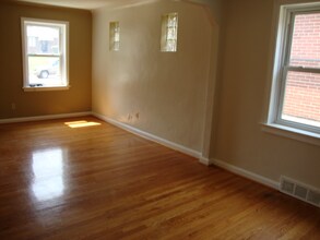 1200 Watts St in University City, MO - Building Photo - Building Photo