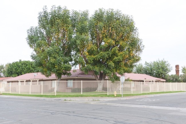 32440-32442 Whispering Palms Trl in Cathedral City, CA - Building Photo - Building Photo