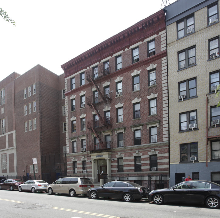 470-472 W 165th St in New York, NY - Building Photo