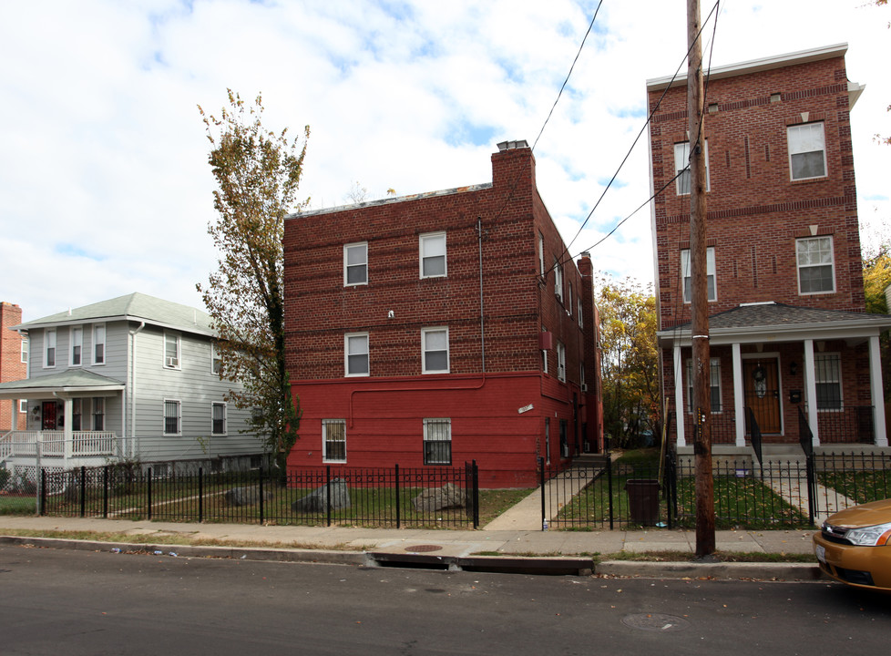 1021 48th St NE in Washington, DC - Building Photo