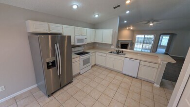 9518 Staples Mill Dr in Jacksonville, FL - Foto de edificio - Building Photo